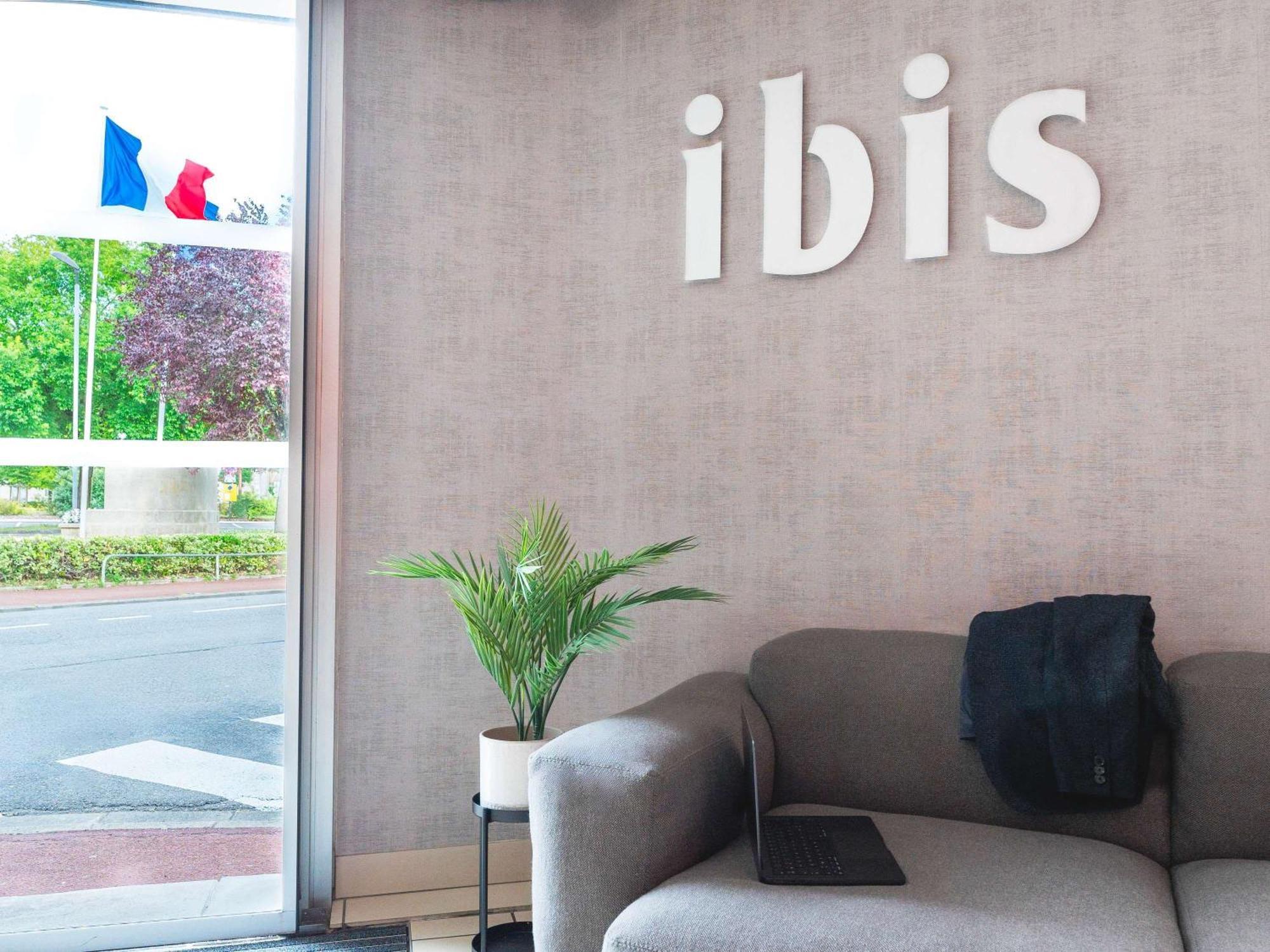 Hotel Ibis Cognac Centre Exterior photo