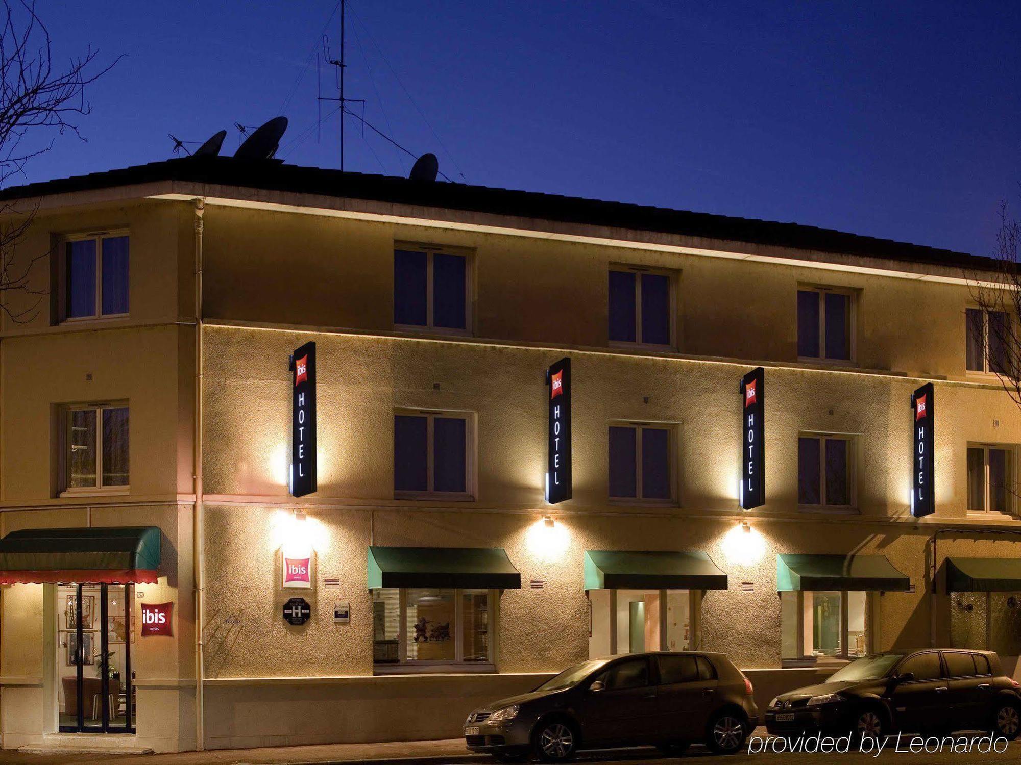 Hotel Ibis Cognac Centre Exterior photo