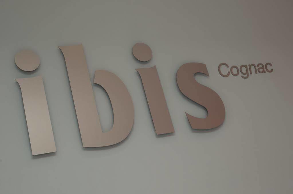 Hotel Ibis Cognac Centre Exterior photo